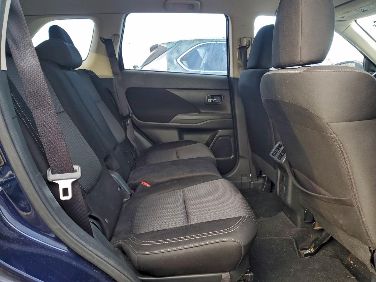 2019 MITSUBISHI OUTLANDER SE photo 21