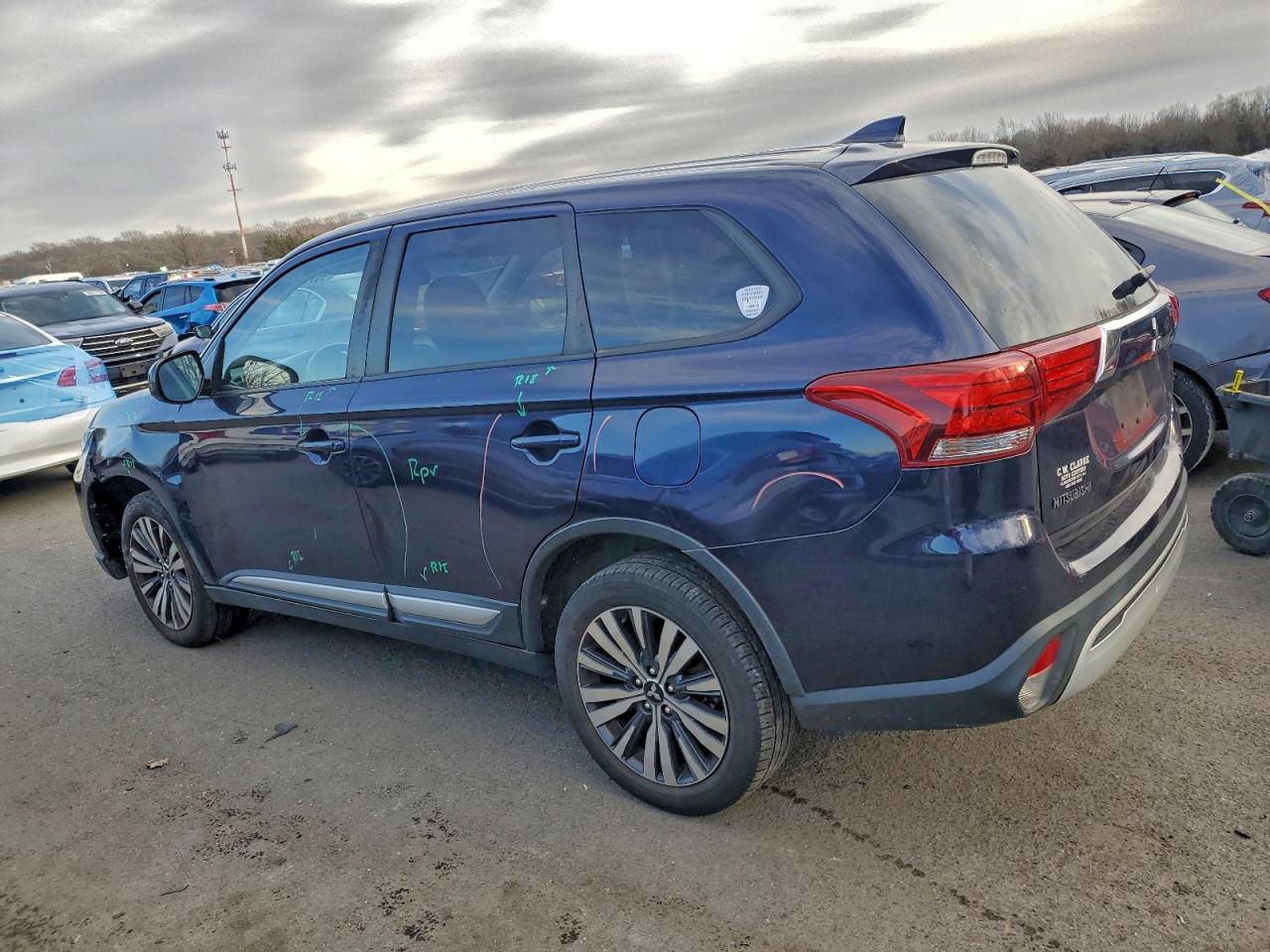 2019 MITSUBISHI OUTLANDER SE photo 3