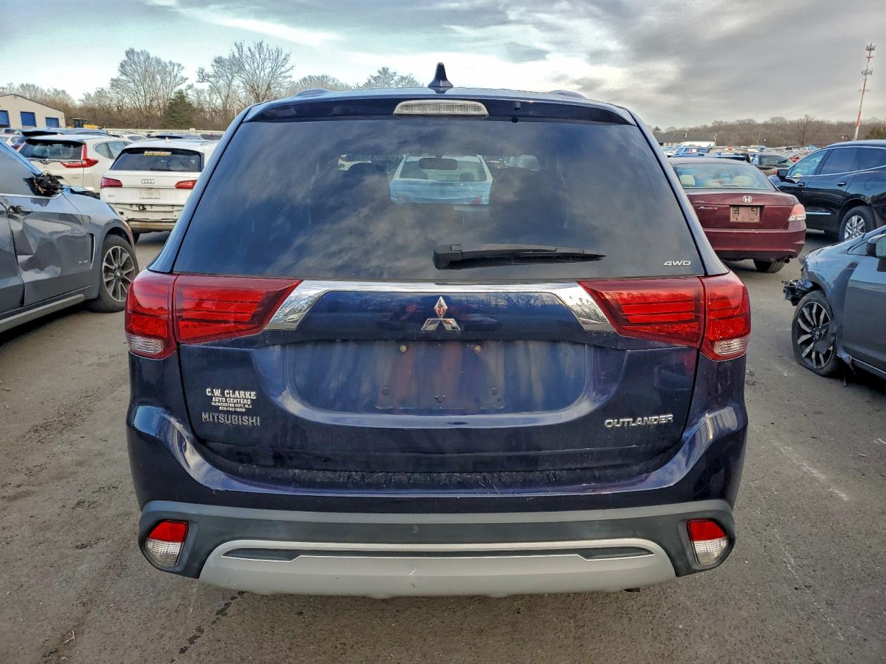 2019 MITSUBISHI OUTLANDER SE photo 11