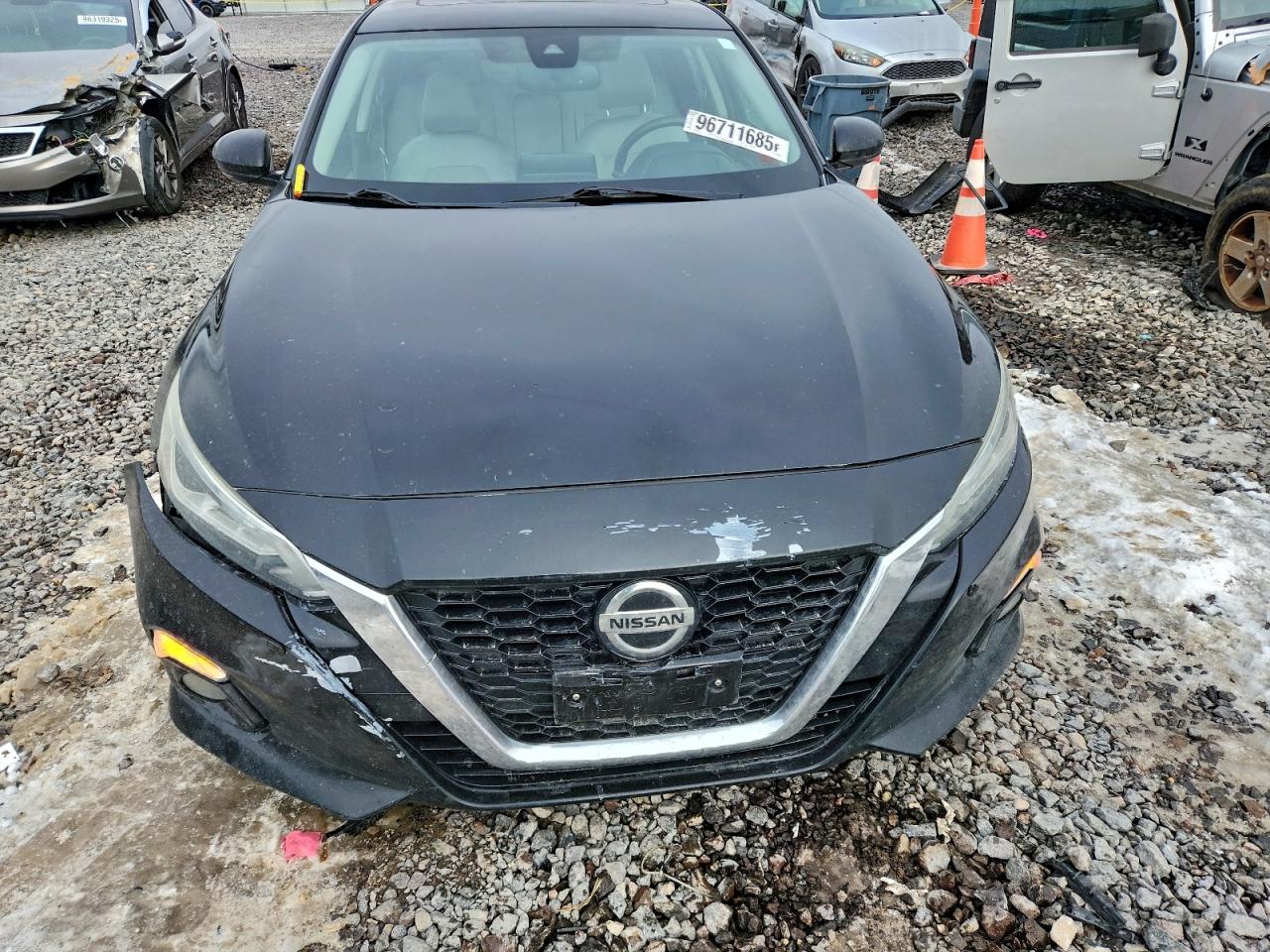 2019 NISSAN ALTIMA SV photo 13