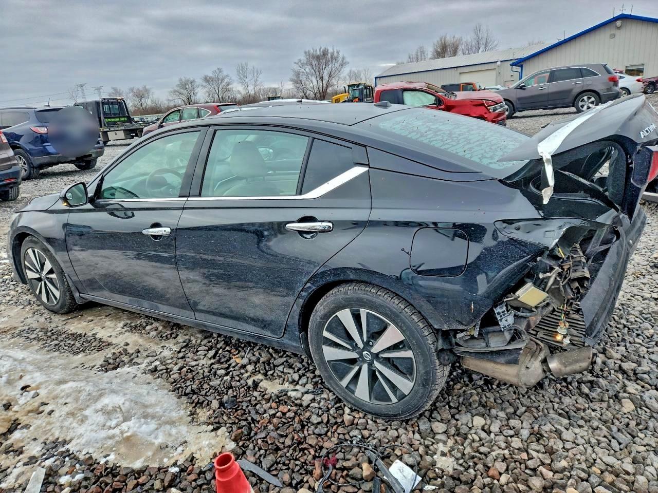 2019 NISSAN ALTIMA SV photo 4