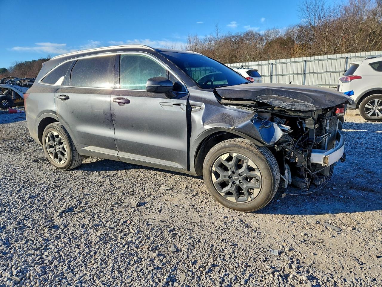 2024 KIA SORENTO S photo 4
