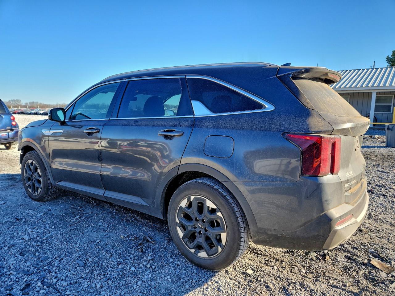 2024 KIA SORENTO S photo 2