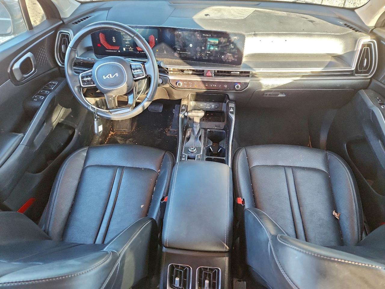 2024 KIA SORENTO S photo 8