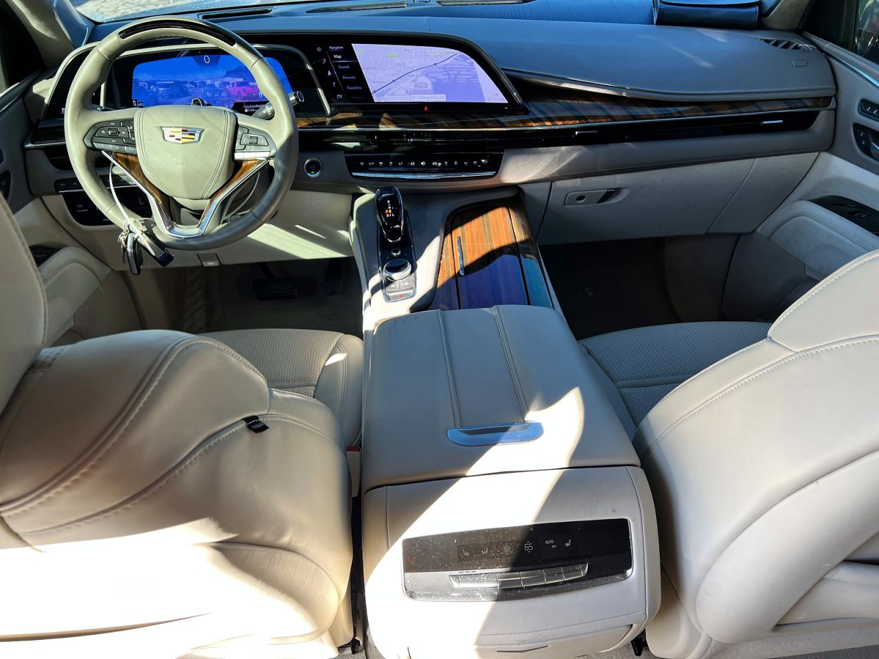 2024 CADILLAC ESCALADE photo 15