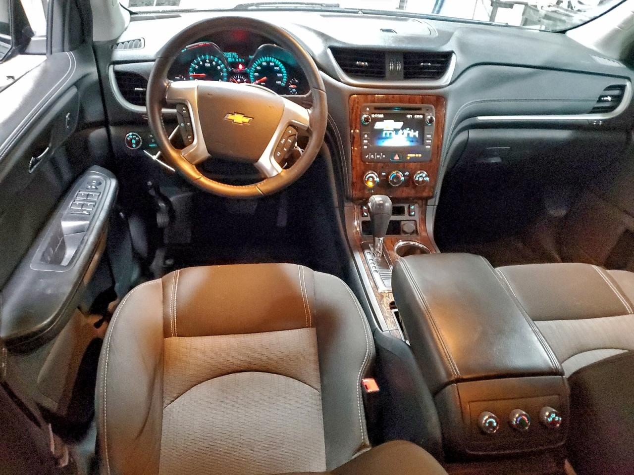 2014 CHEVROLET TRAVERSE LT photo 8