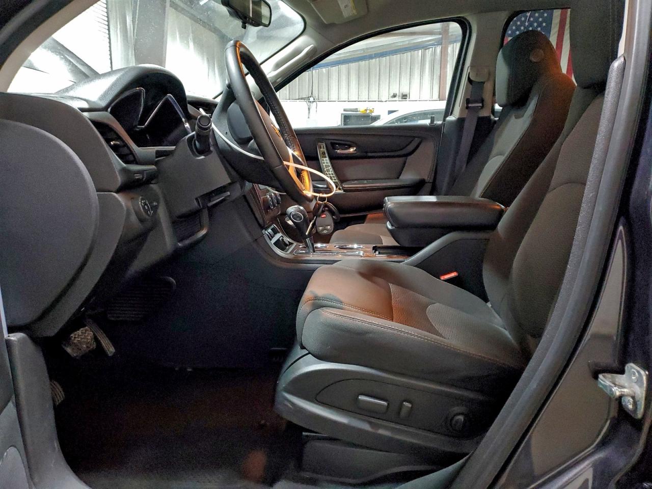 2014 CHEVROLET TRAVERSE LT photo 7