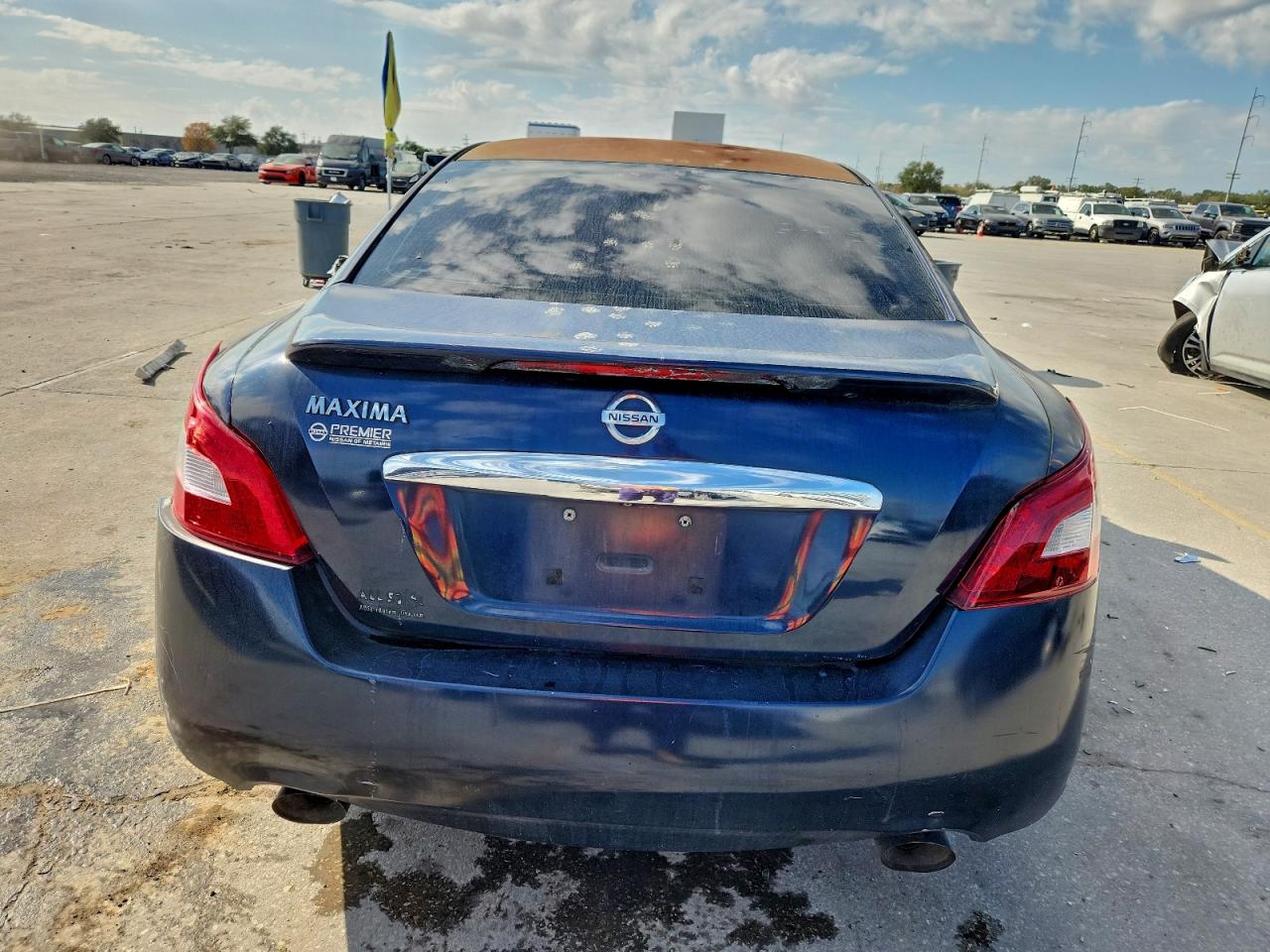 2010 NISSAN MAXIMA S photo 6