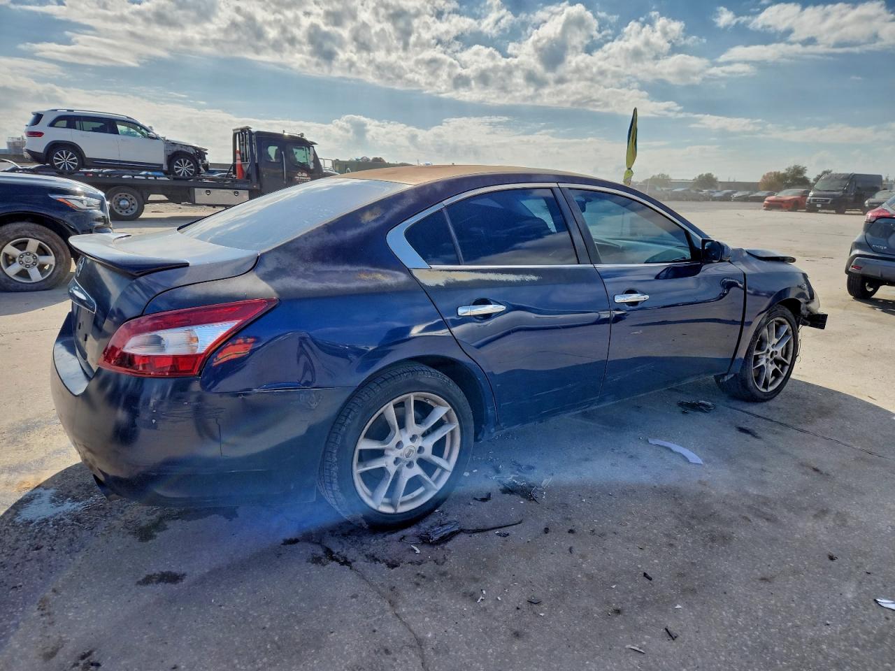 2010 NISSAN MAXIMA S photo 3
