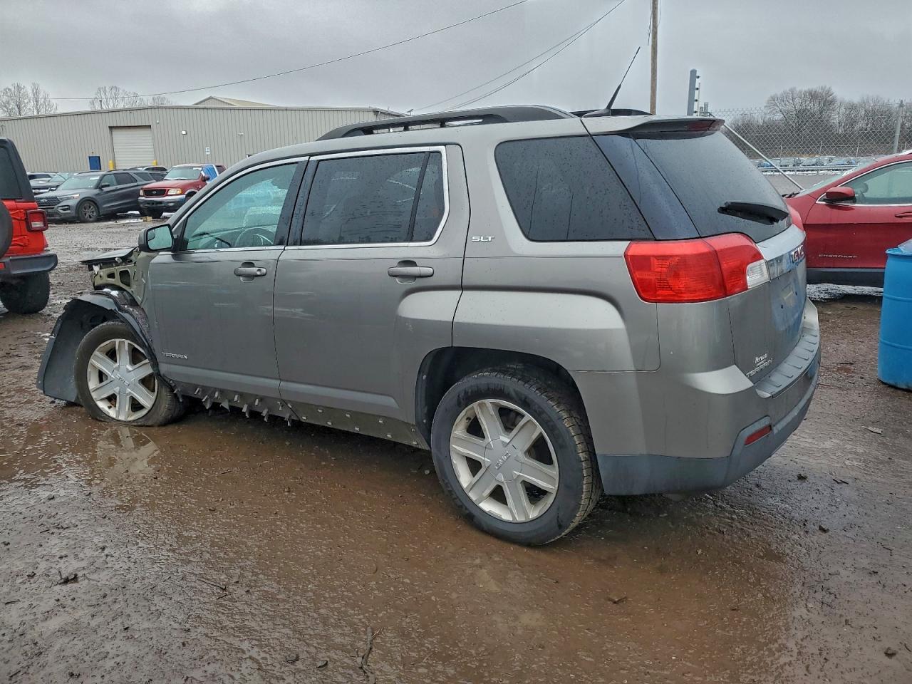 2012 GMC TERRAIN SLT photo 2