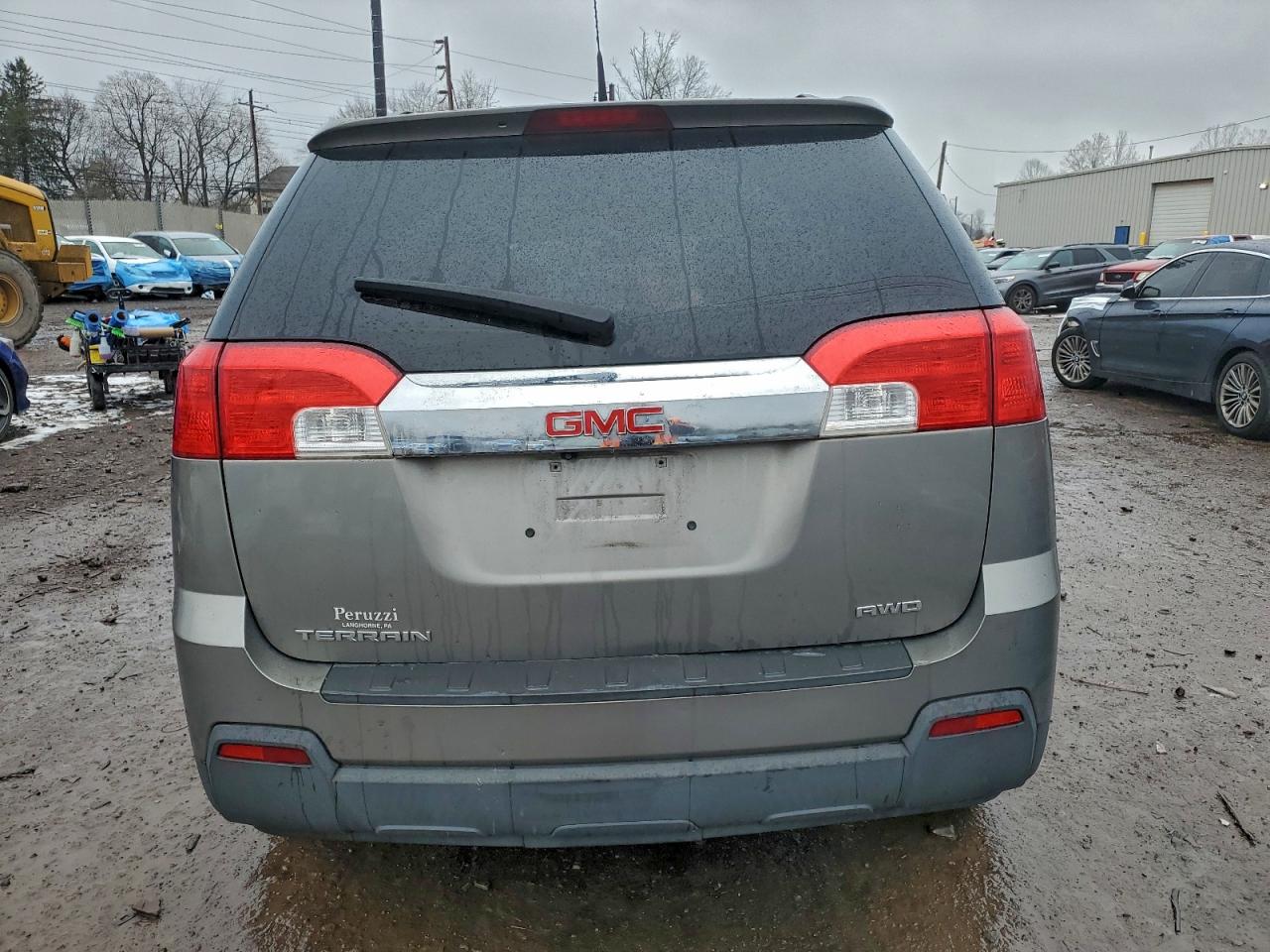 2012 GMC TERRAIN SLT photo 6