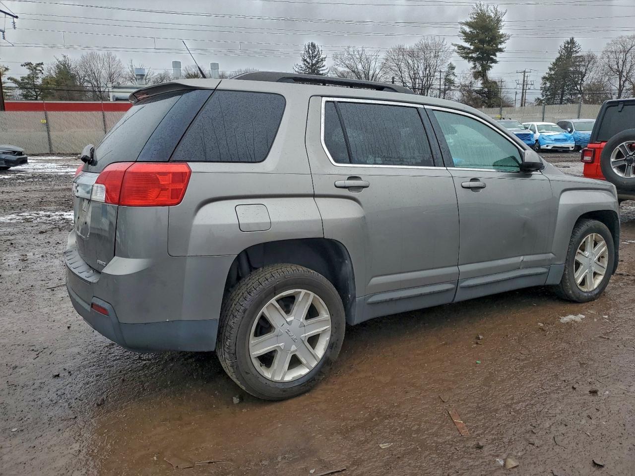 2012 GMC TERRAIN SLT photo 3