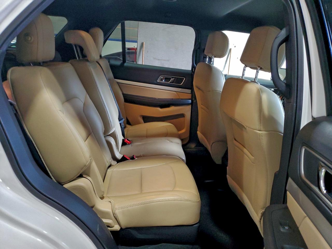 2017 FORD EXPLORER XLT photo 11