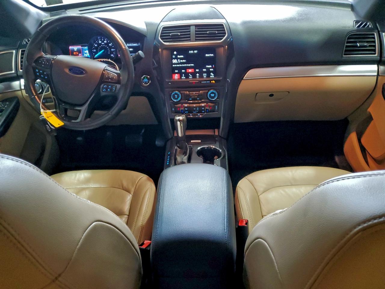 2017 FORD EXPLORER XLT photo 8
