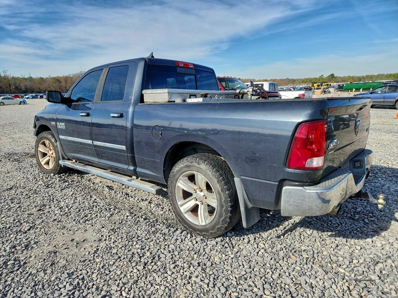 2014 RAM 1500 SLT photo 2