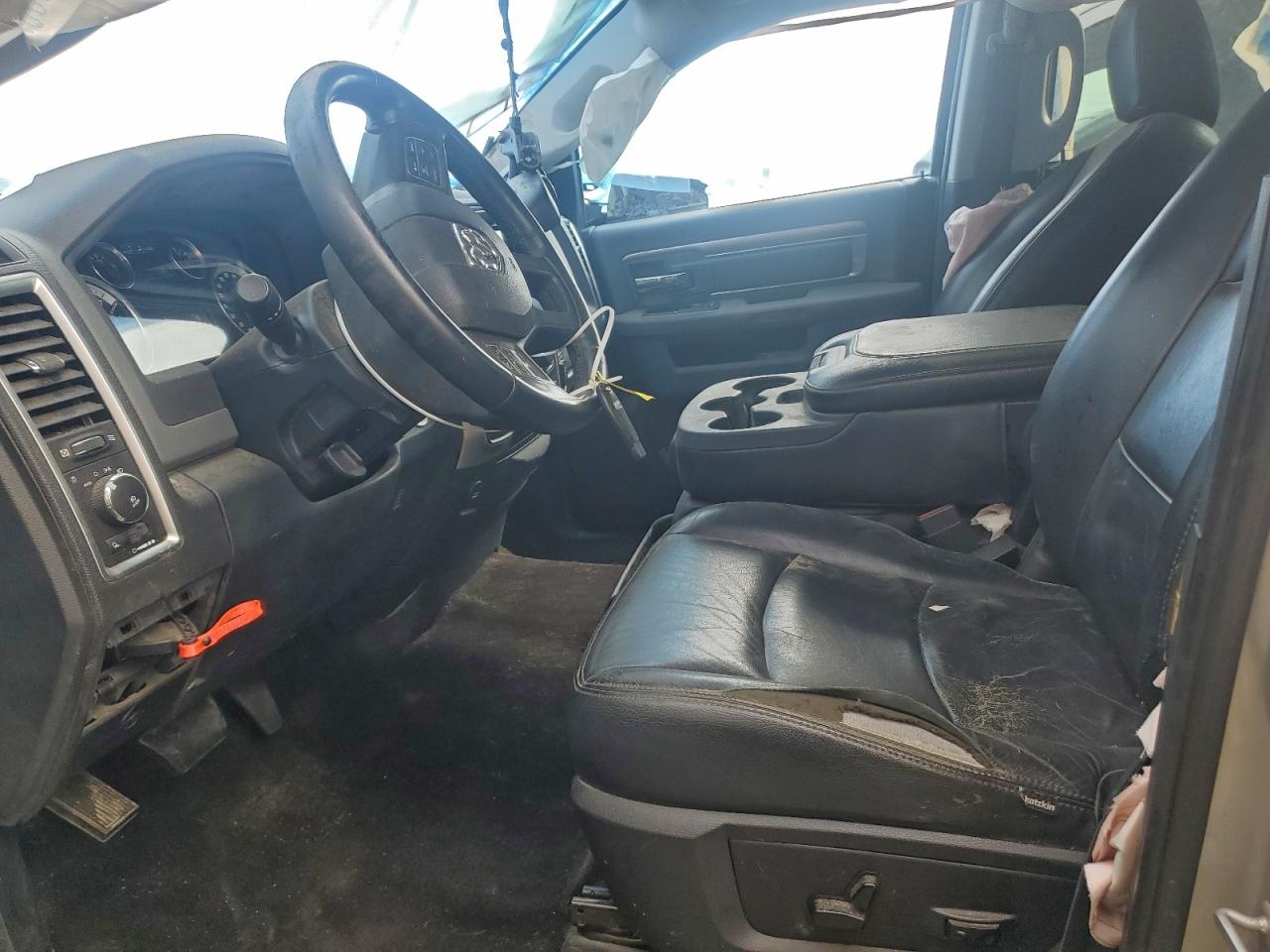 2016 RAM 1500 SLT photo 7