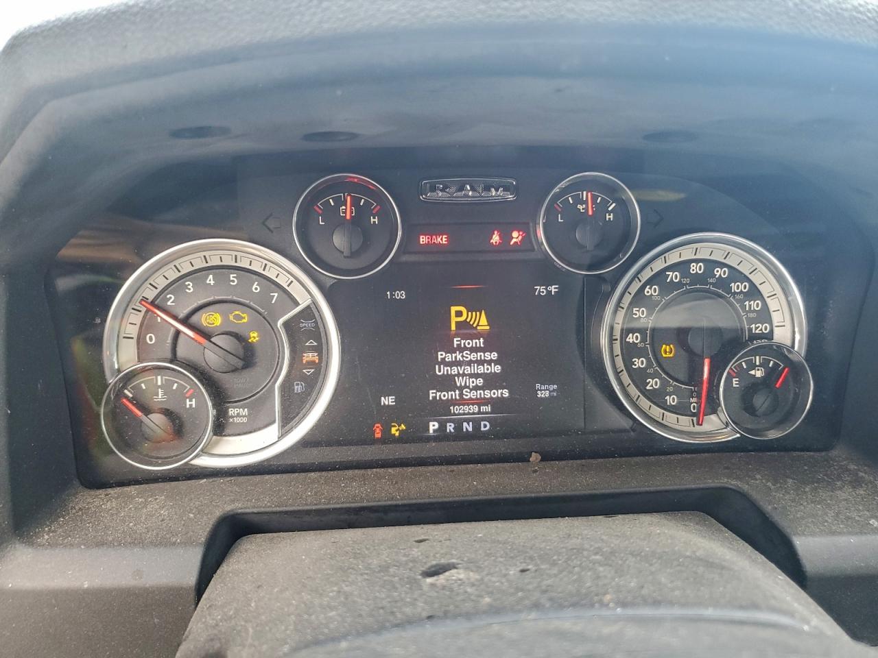 2016 RAM 1500 SLT photo 9