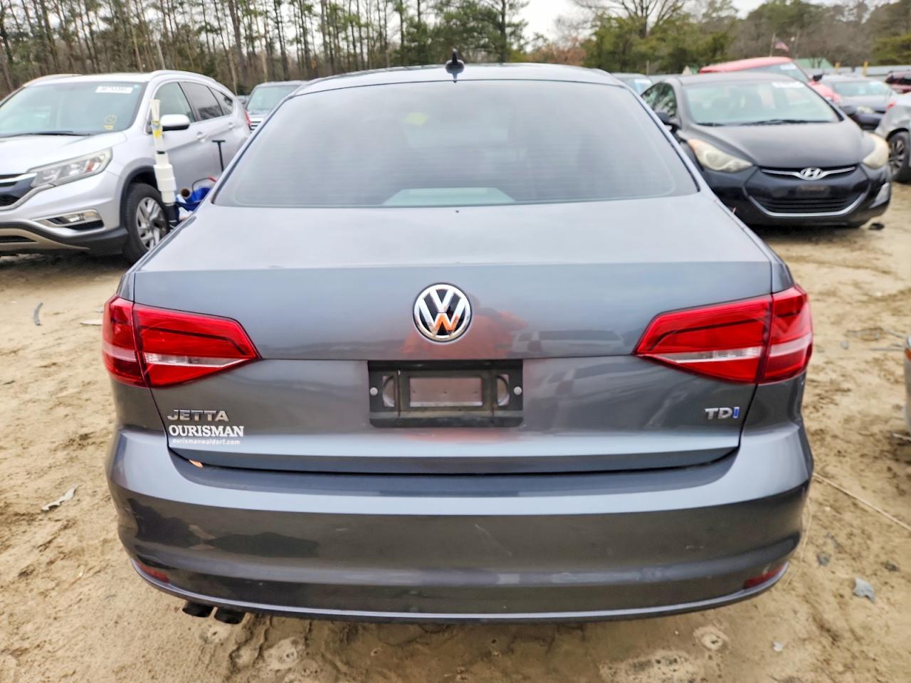 2015 VOLKSWAGEN JETTA TDI photo 6