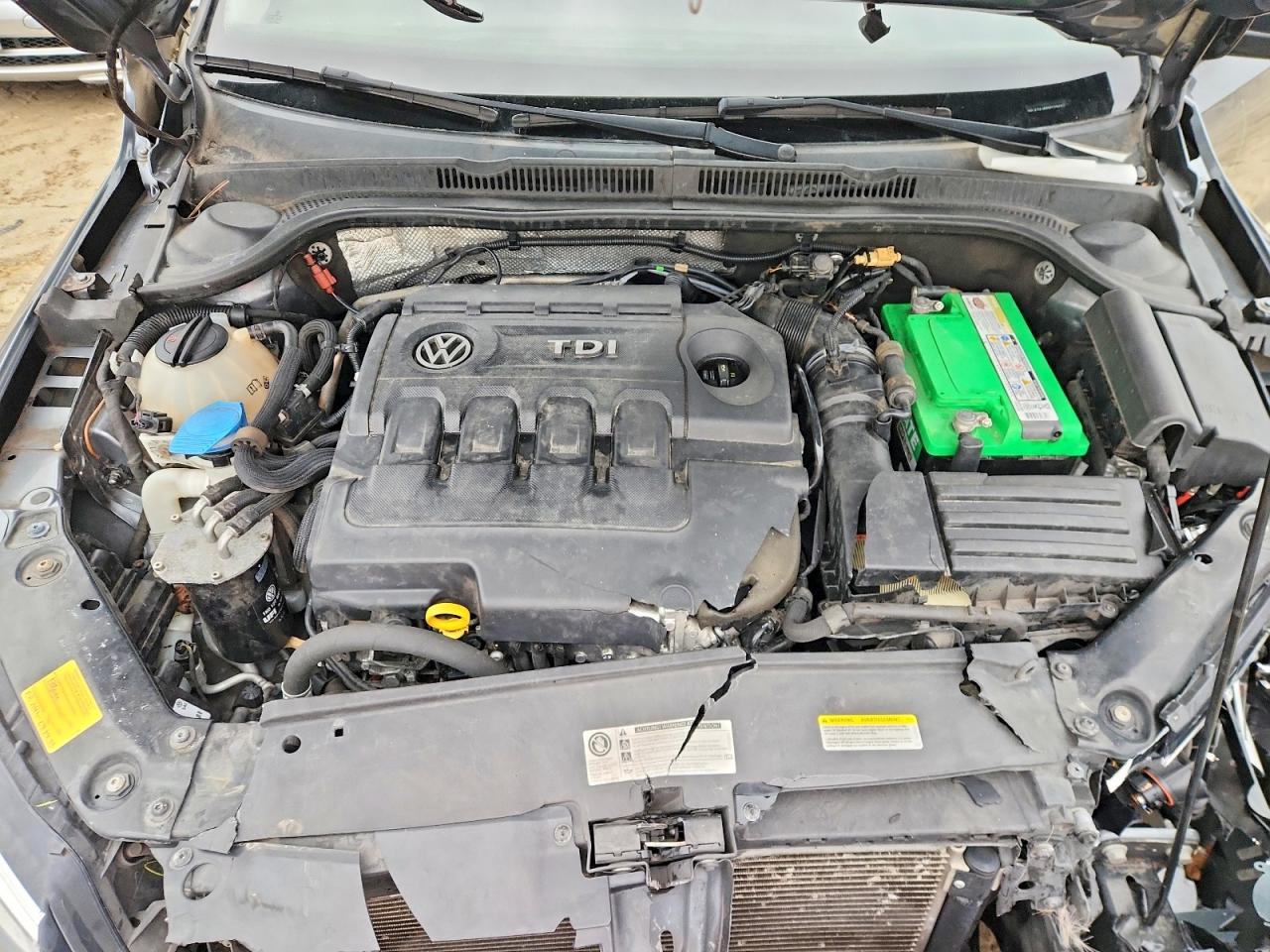 2015 VOLKSWAGEN JETTA TDI photo 11
