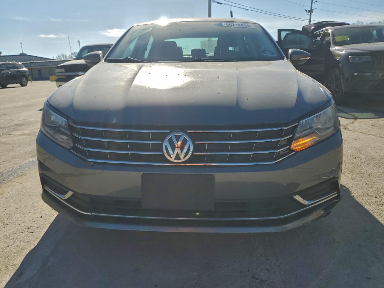 2017 VOLKSWAGEN PASSAT SE photo 9
