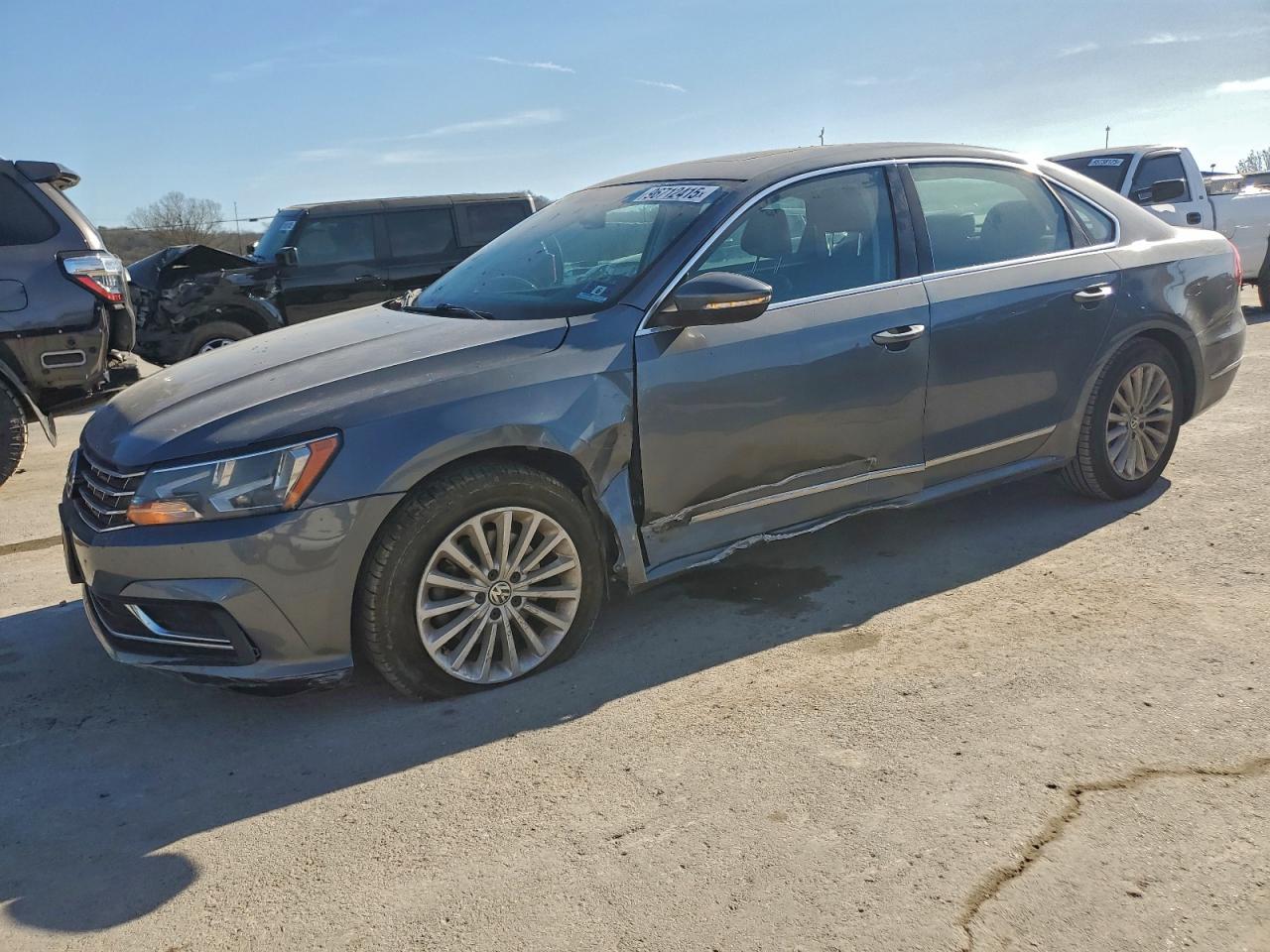 2017 VOLKSWAGEN PASSAT