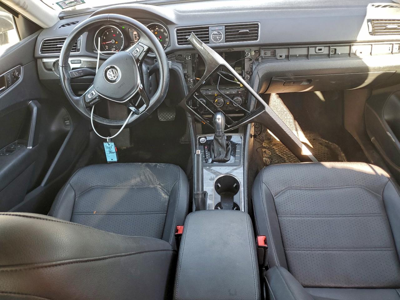 2017 VOLKSWAGEN PASSAT SE photo 15
