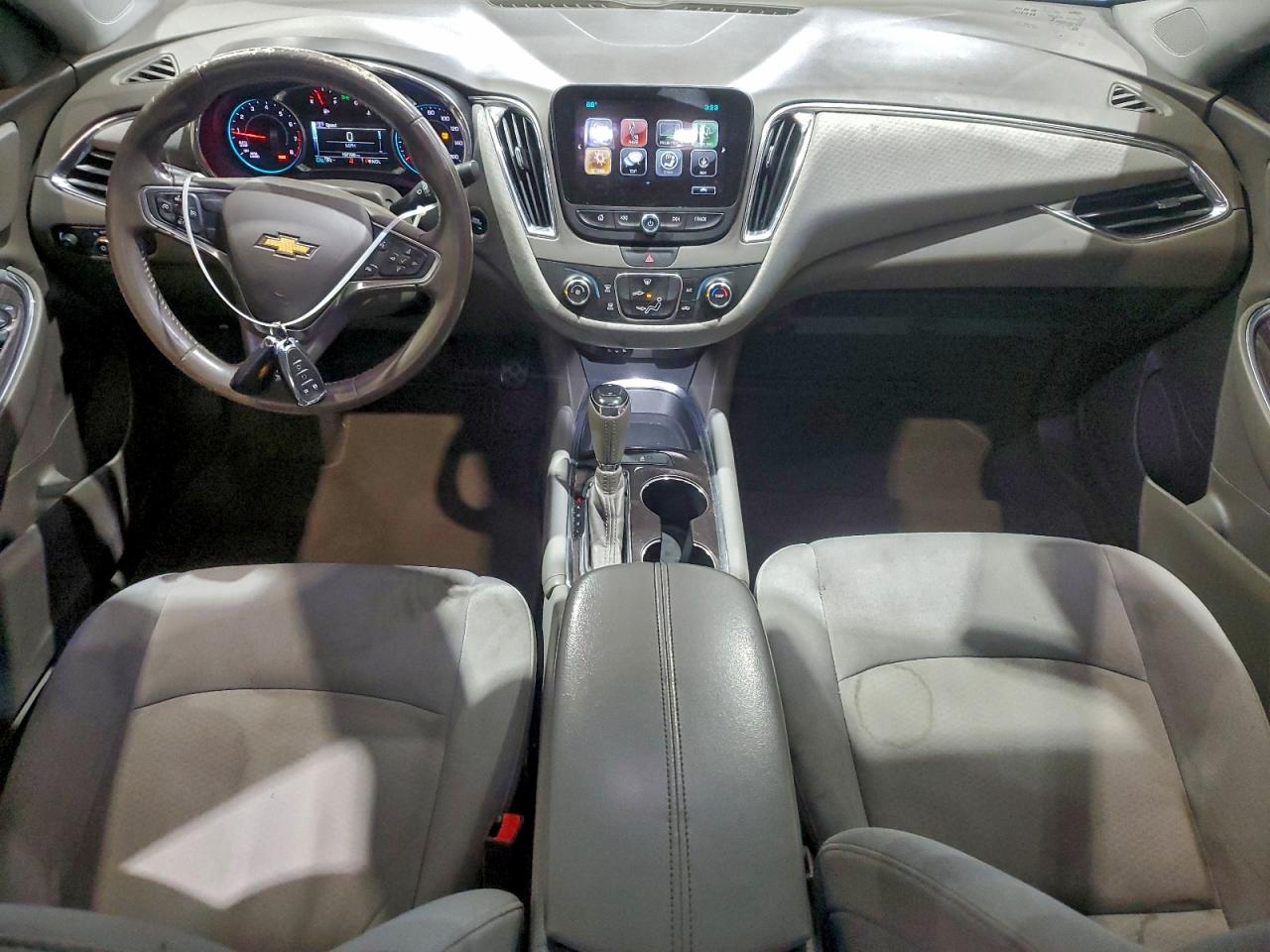 2018 CHEVROLET MALIBU LT photo 8