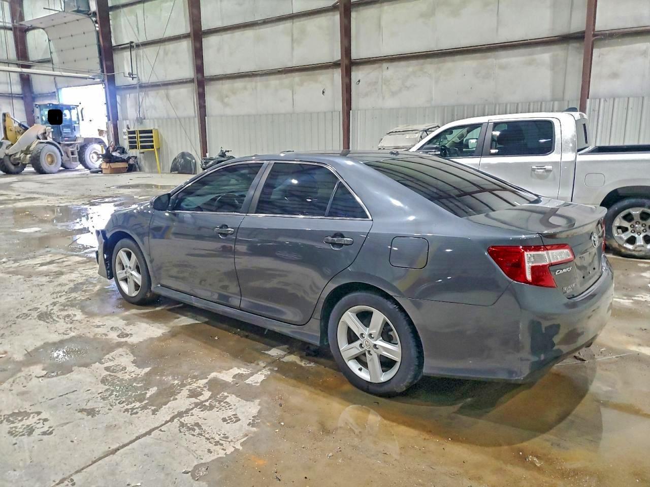 2012 TOYOTA CAMRY BASE photo 2