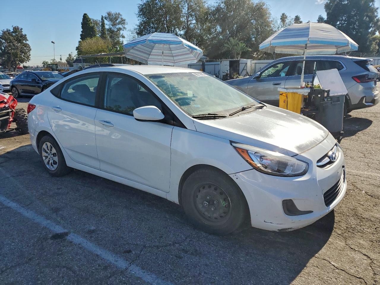 2017 HYUNDAI ACCENT SE photo 4