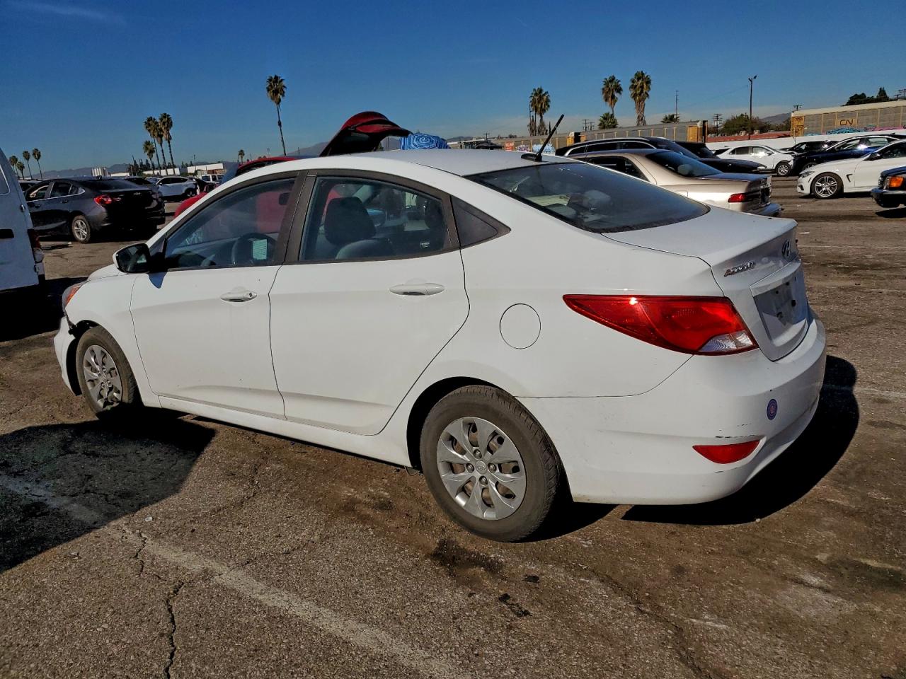 2017 HYUNDAI ACCENT SE photo 2