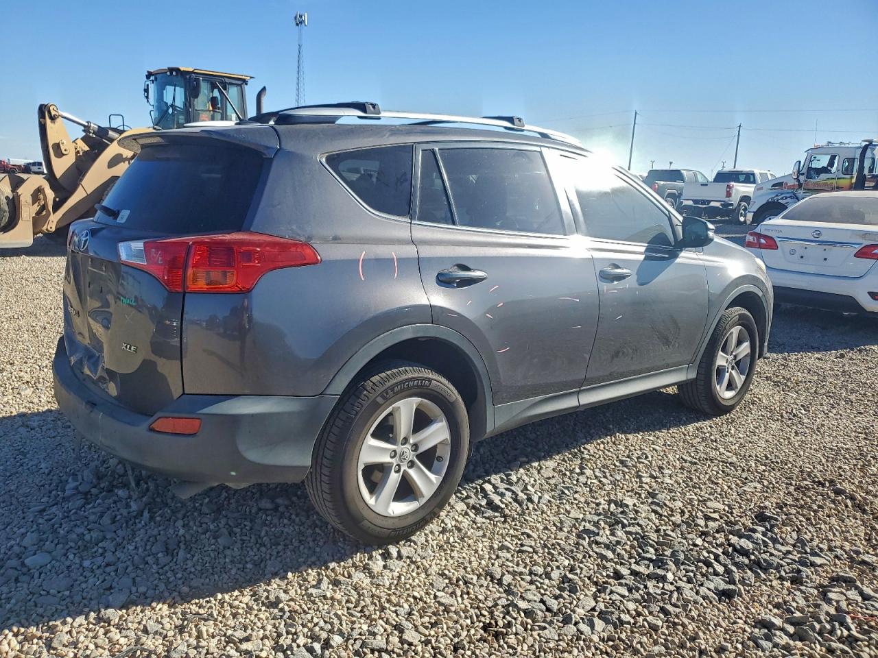 2013 TOYOTA RAV4 XLE photo 3