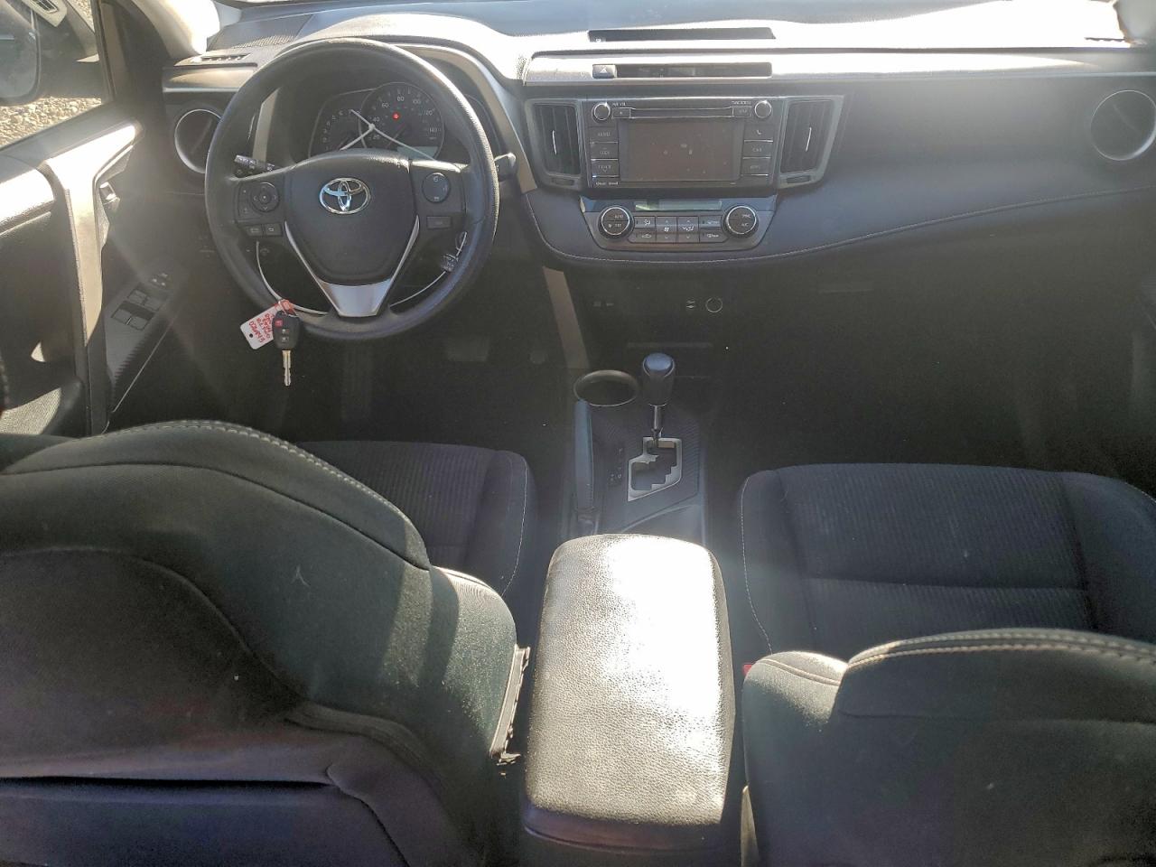 2013 TOYOTA RAV4 XLE photo 8