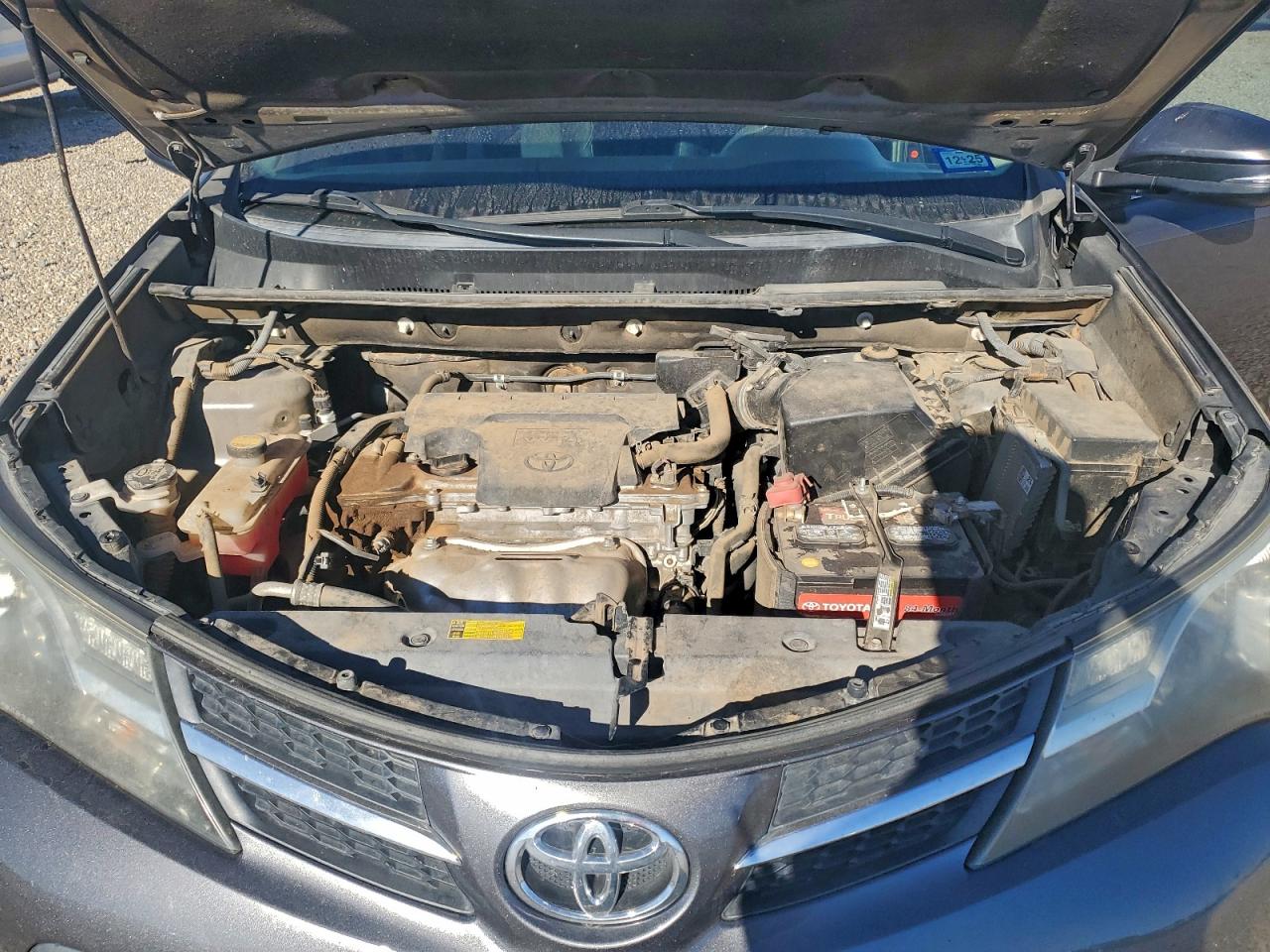 2013 TOYOTA RAV4 XLE photo 12