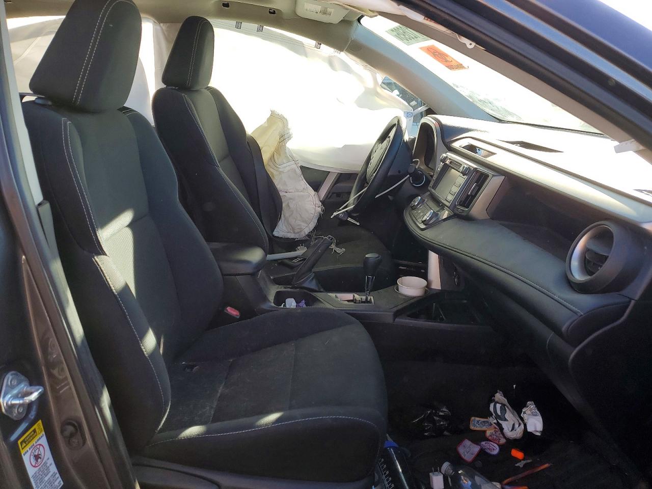 2013 TOYOTA RAV4 XLE photo 7