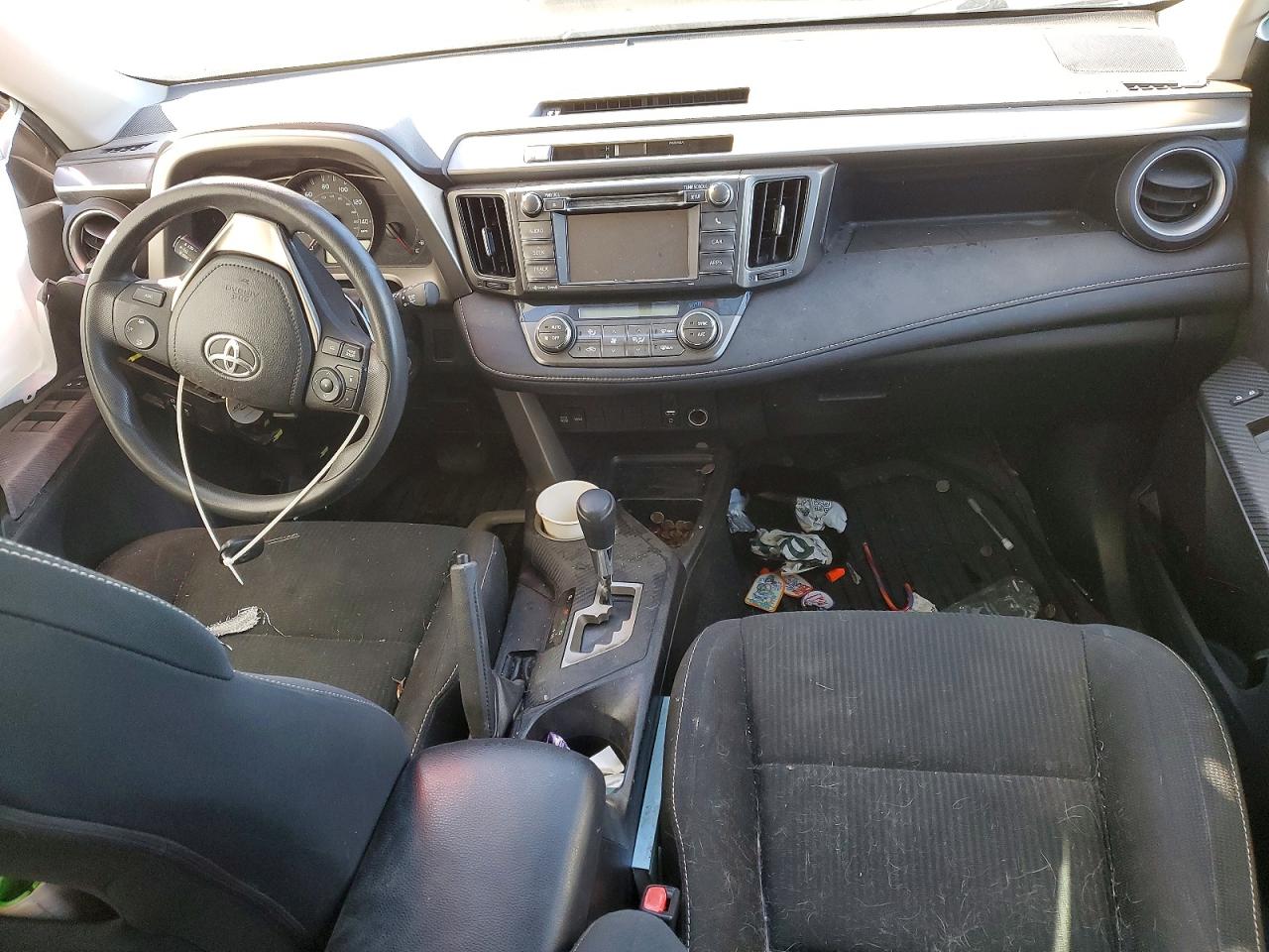 2013 TOYOTA RAV4 XLE photo 8