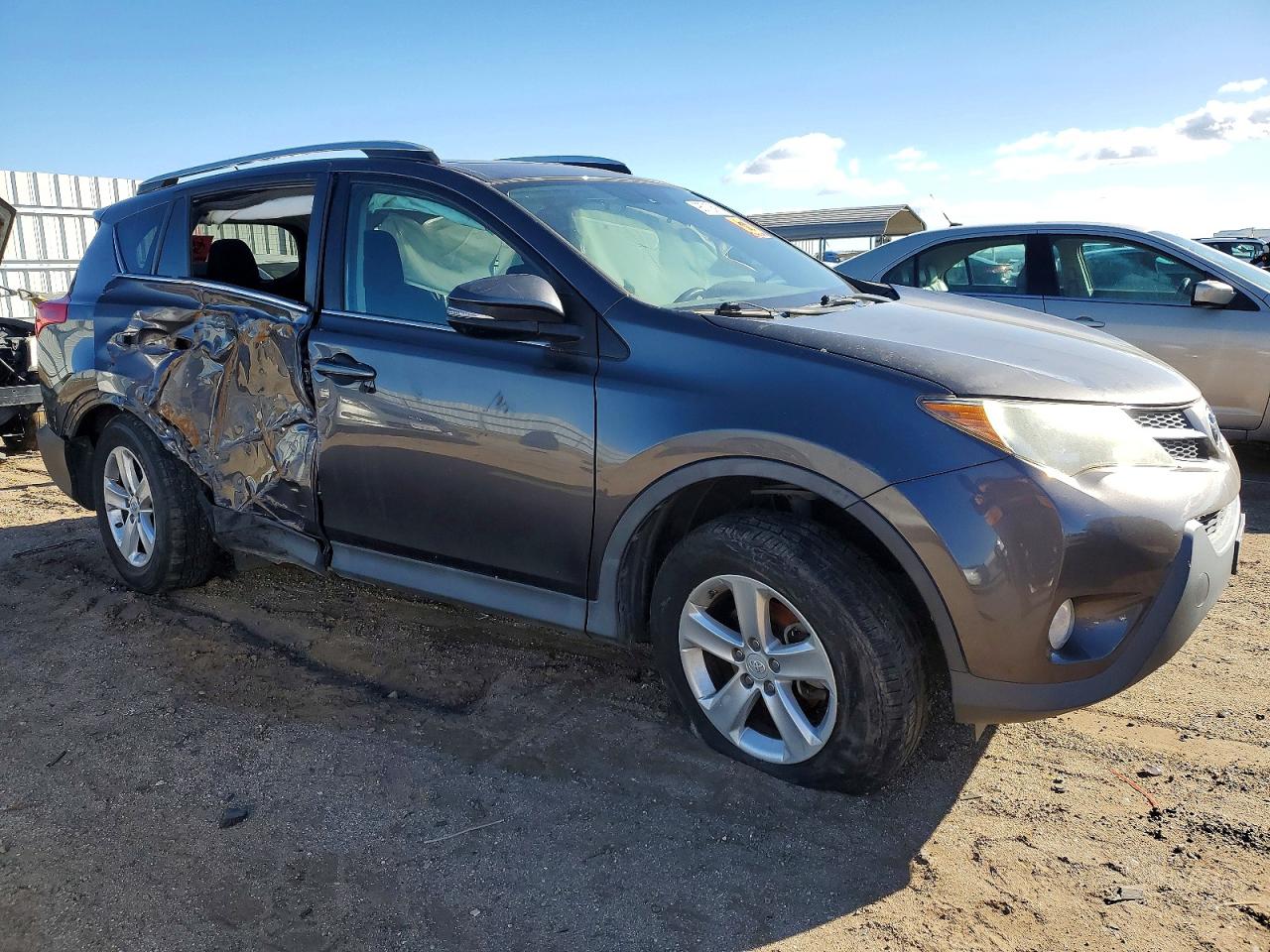 2013 TOYOTA RAV4 XLE photo 4