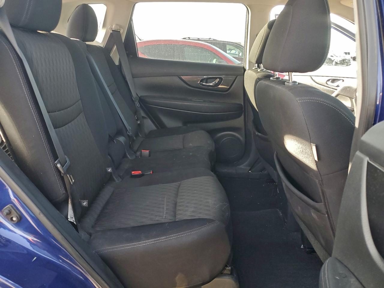 2017 NISSAN ROGUE SV photo 10