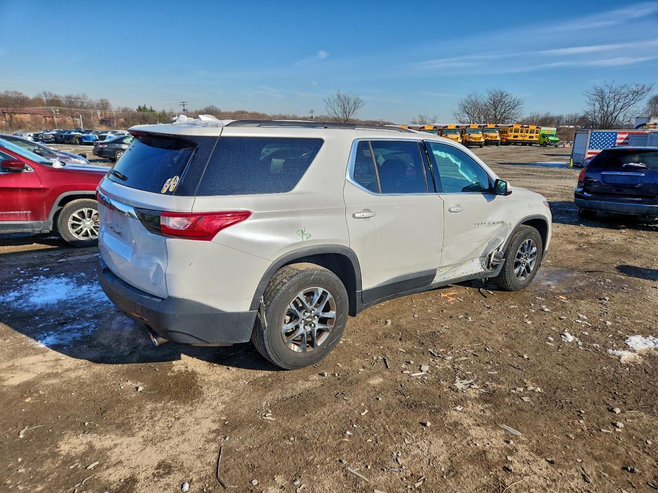 2019 CHEVROLET TRAVERSE LT photo 3