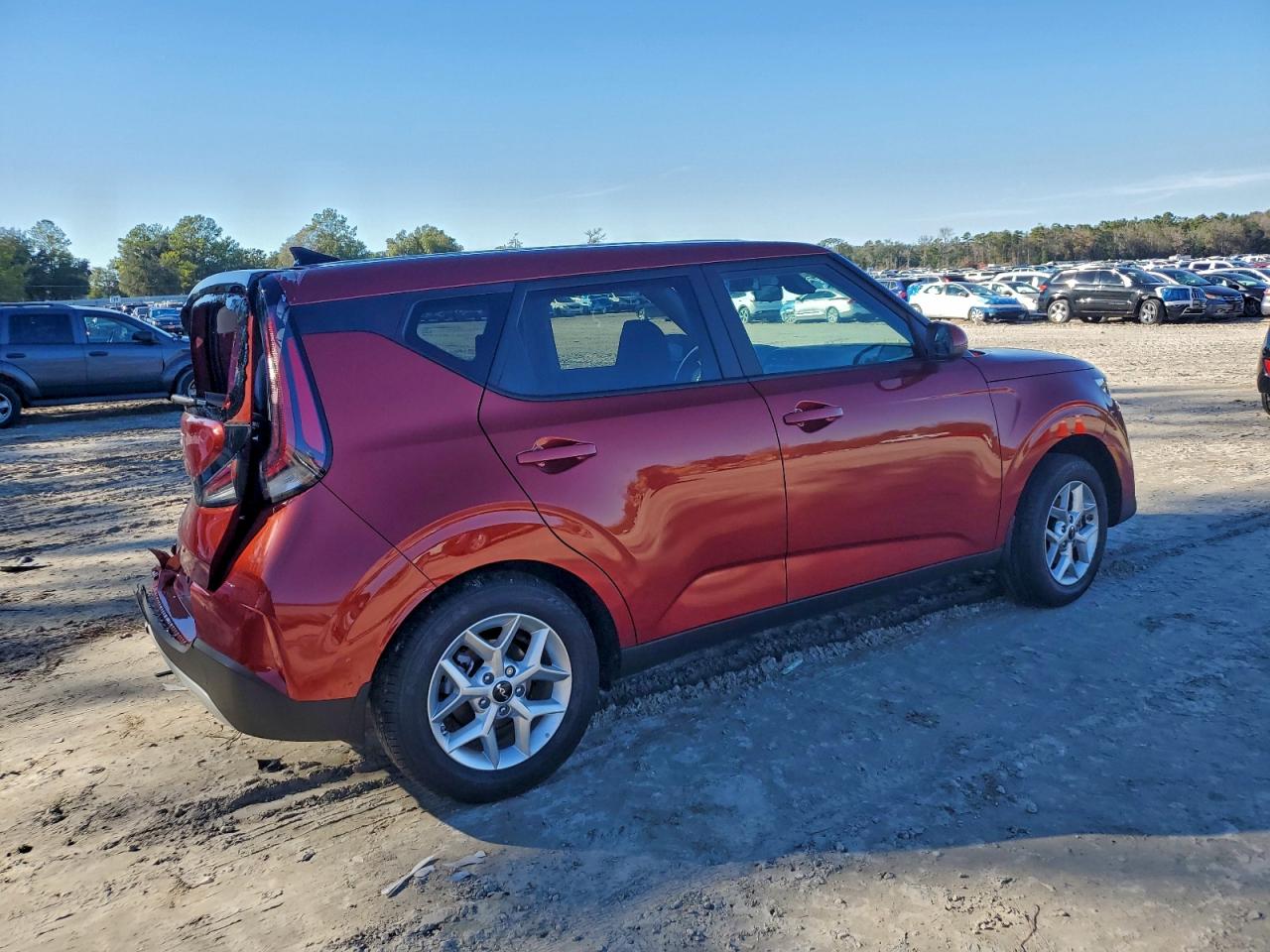 2025 KIA SOUL LX photo 3