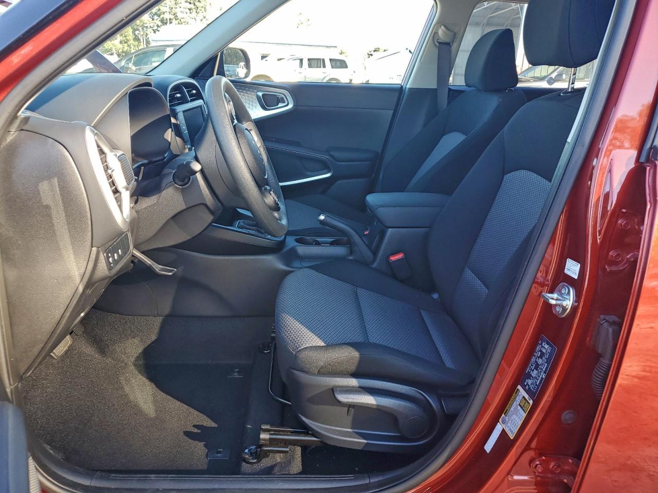 2025 KIA SOUL LX photo 7