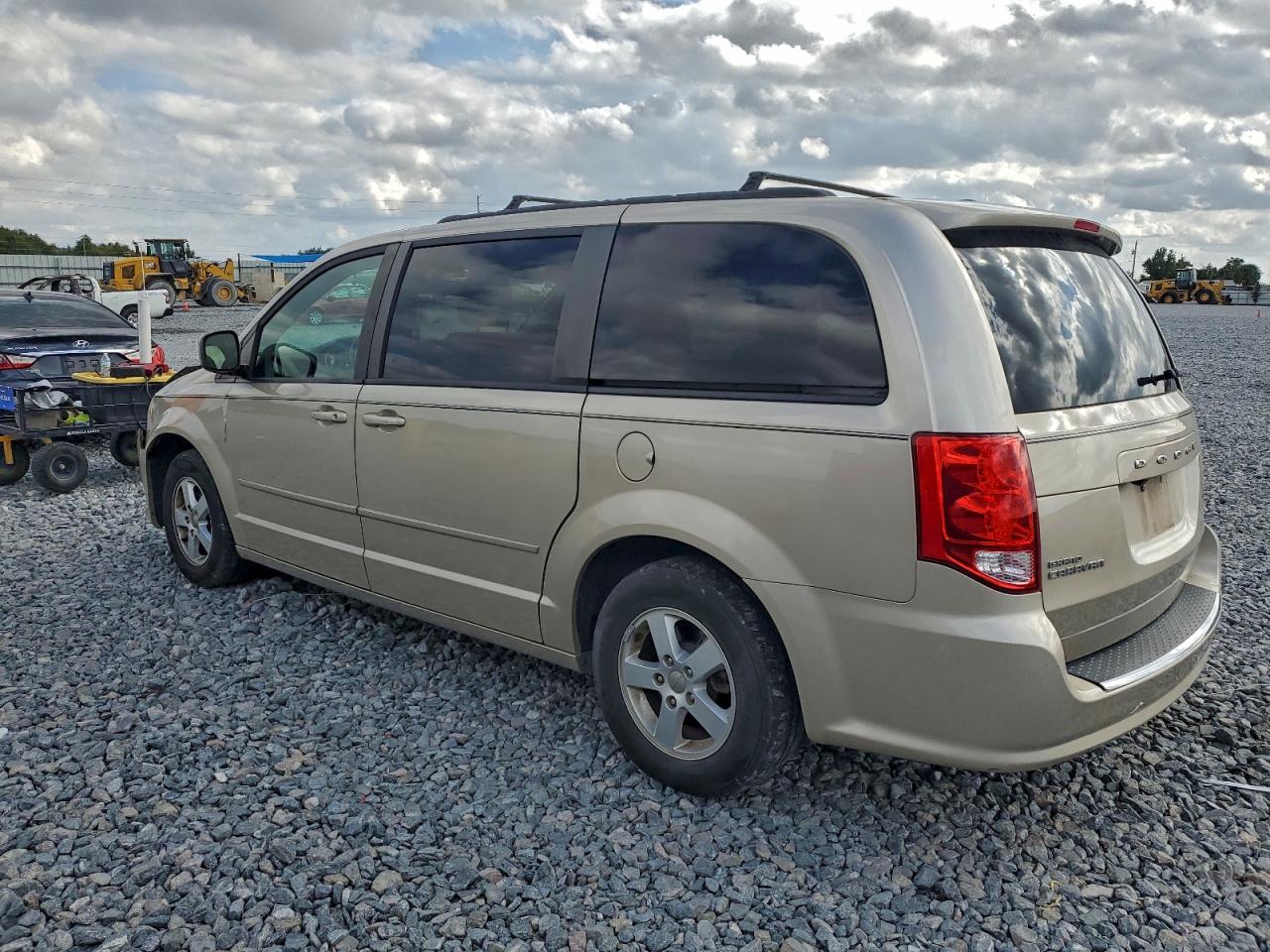 2012 DODGE GRAND CARAVAN SXT photo 2