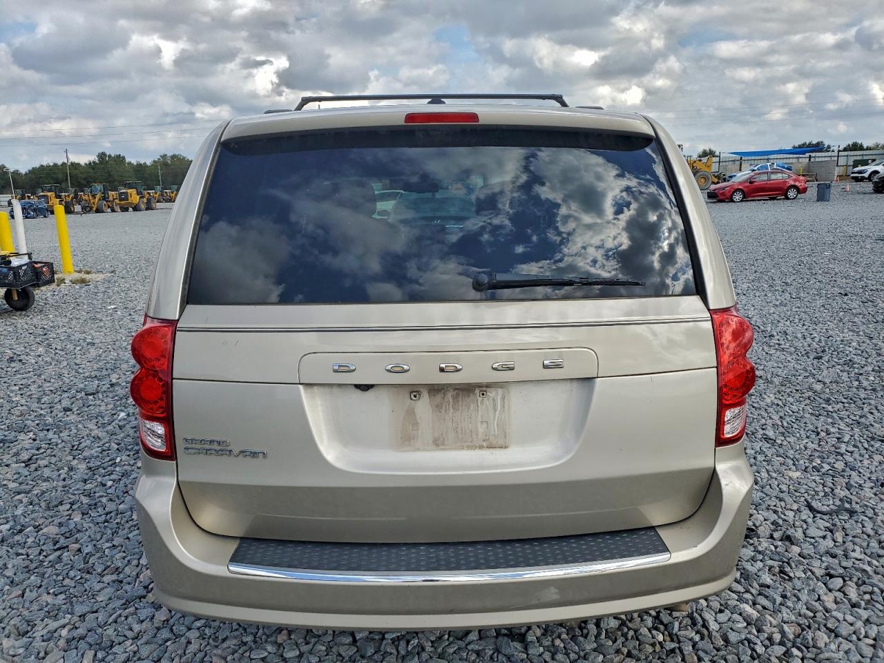2012 DODGE GRAND CARAVAN SXT photo 6