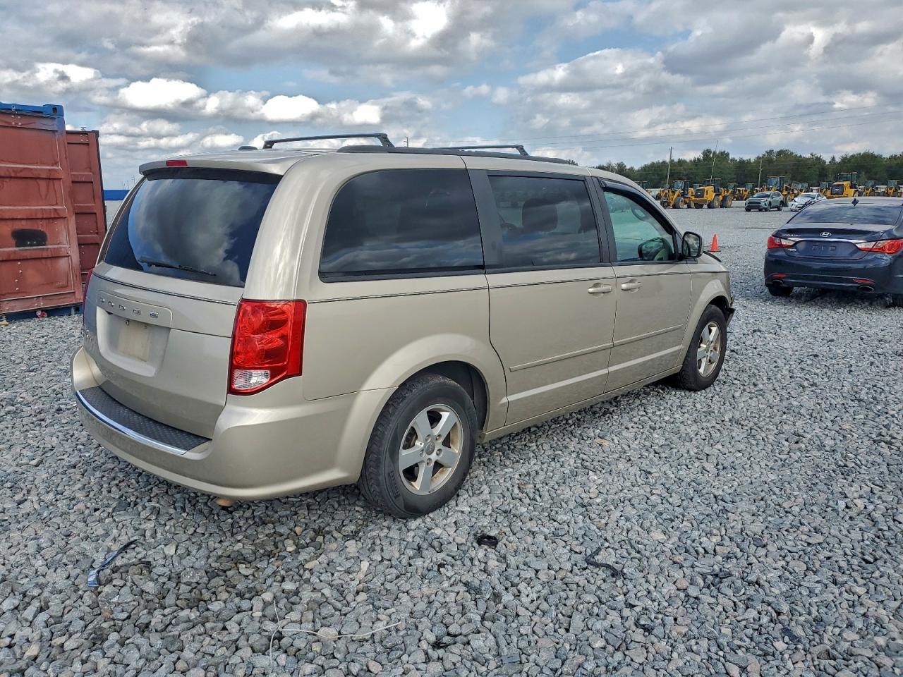 2012 DODGE GRAND CARAVAN SXT photo 3