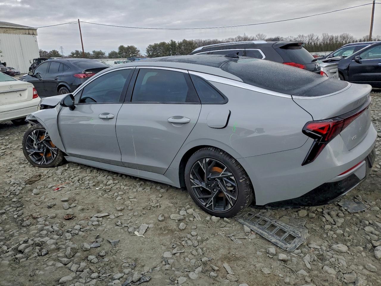 2025 KIA K5 GT LINE photo 2