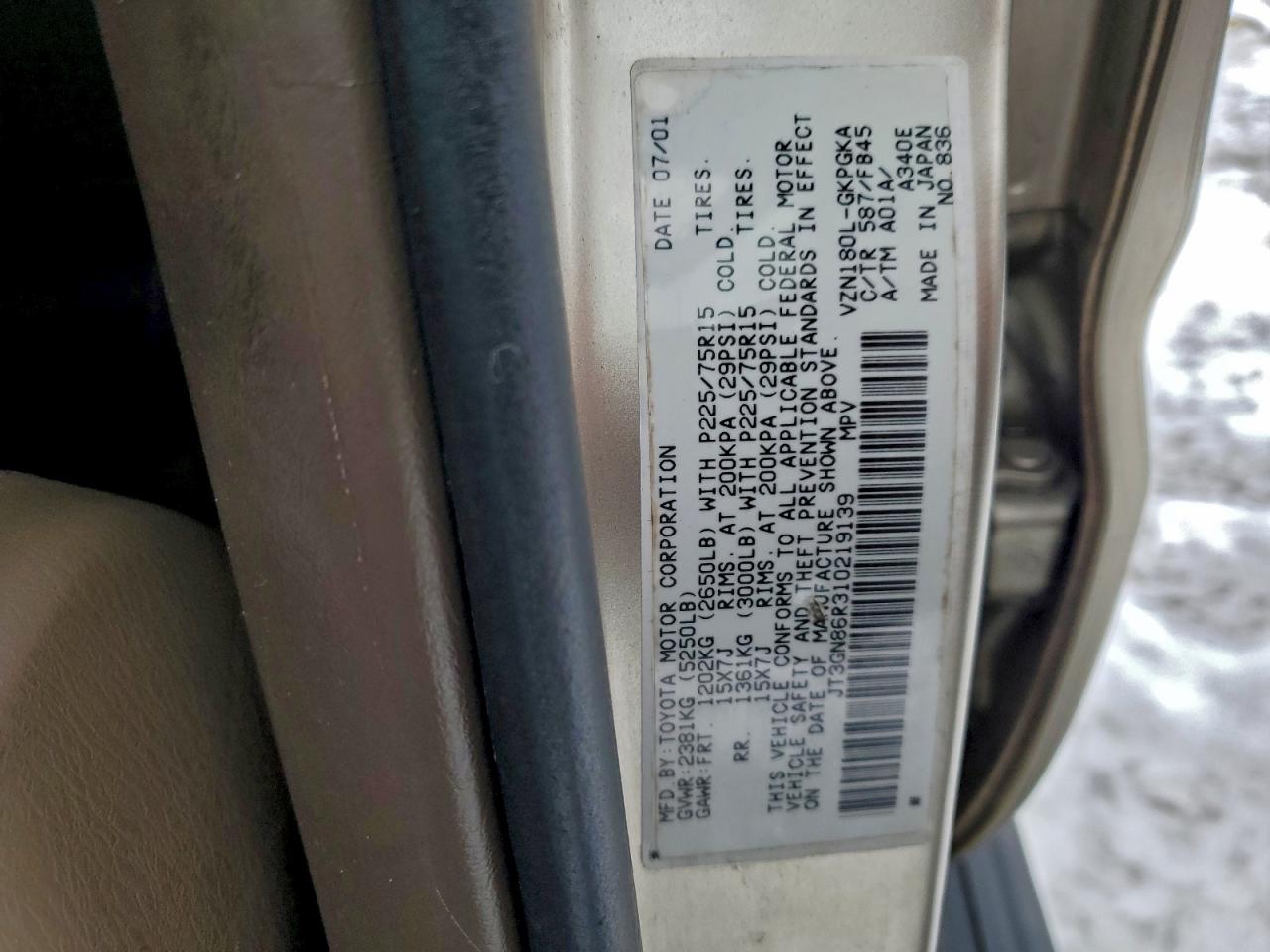2001 TOYOTA 4RUNNER SR5 photo 12