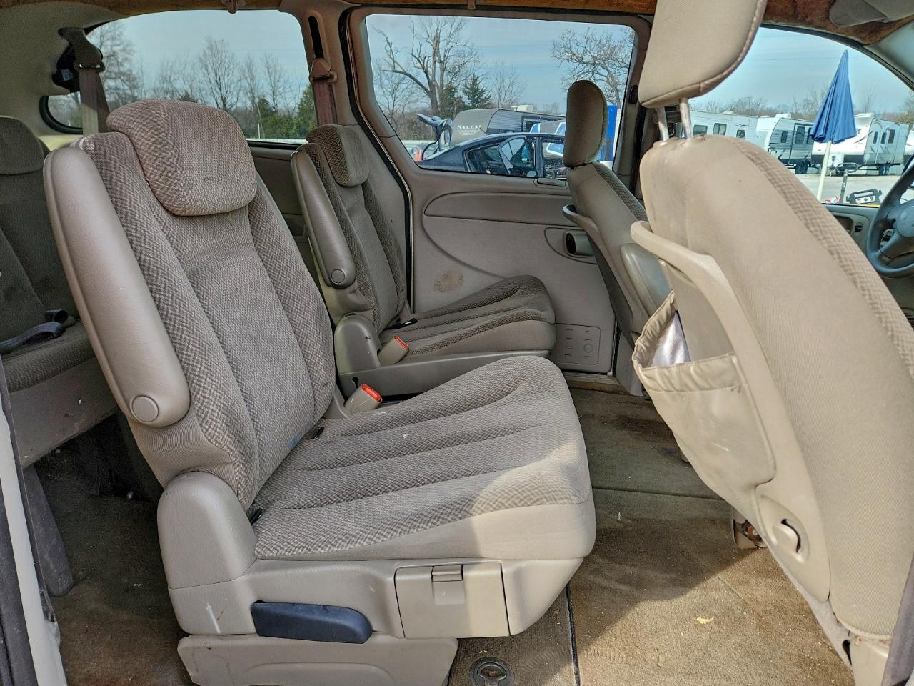 2005 CHRYSLER TOWN & COUNTRY LX photo 11