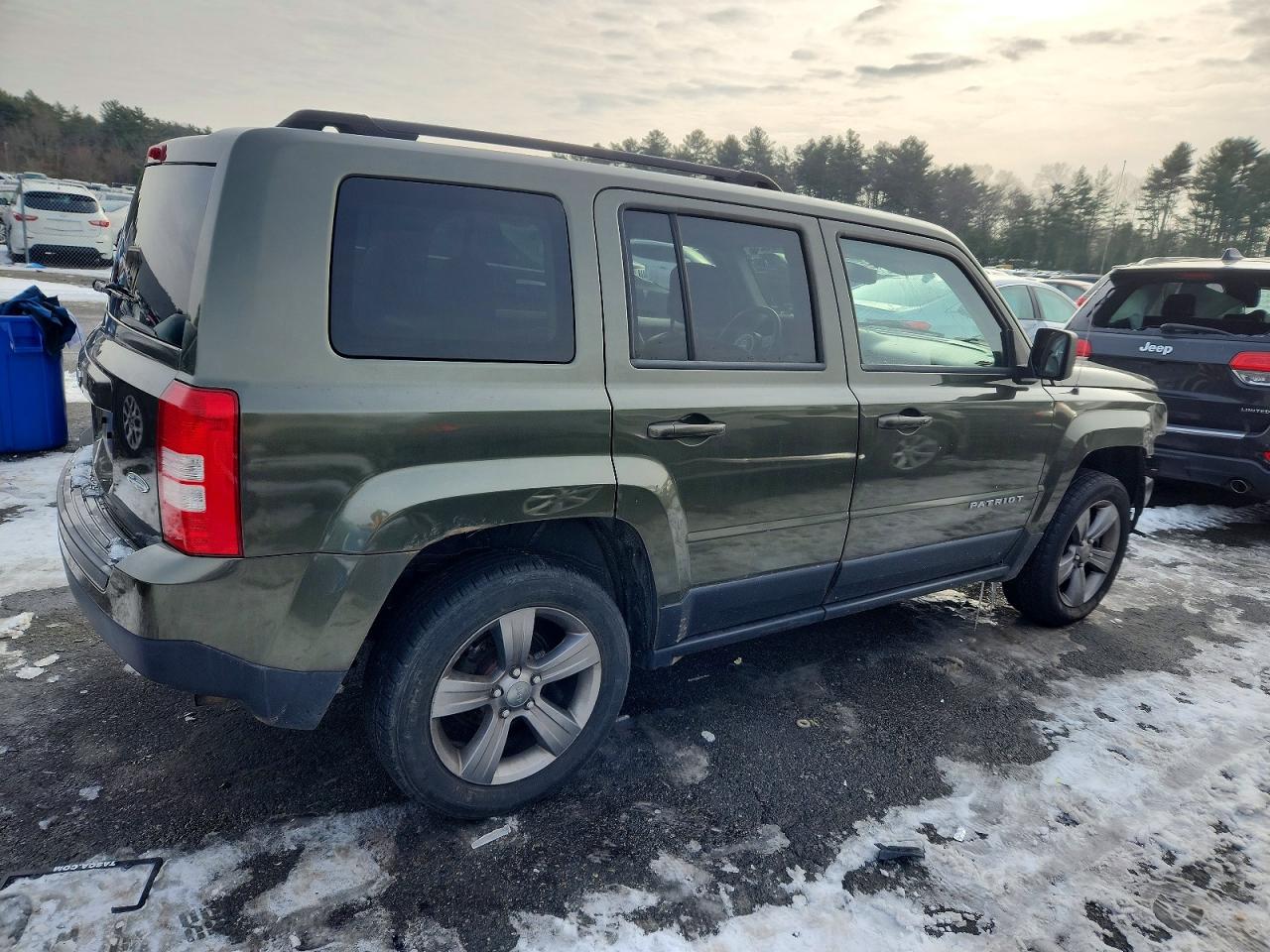 2015 JEEP PATRIOT LATITUDE photo 3