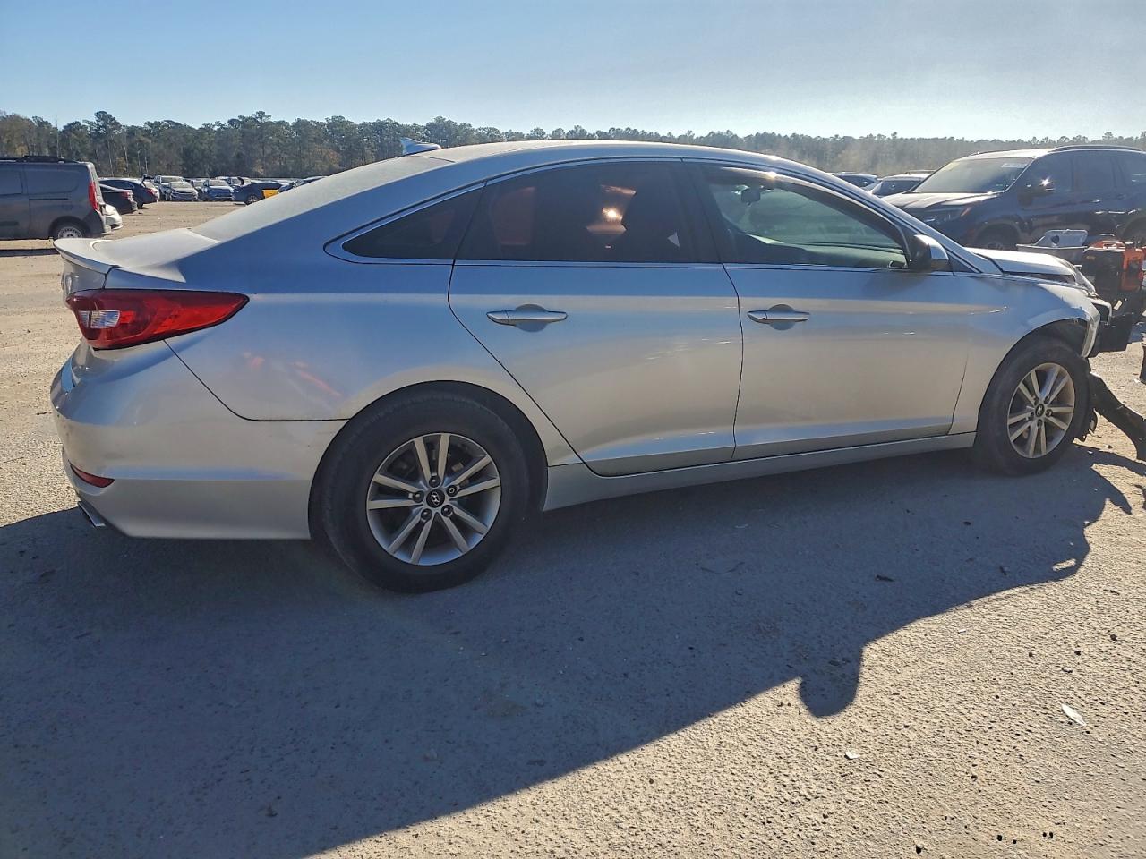 2017 HYUNDAI SONATA SE photo 3