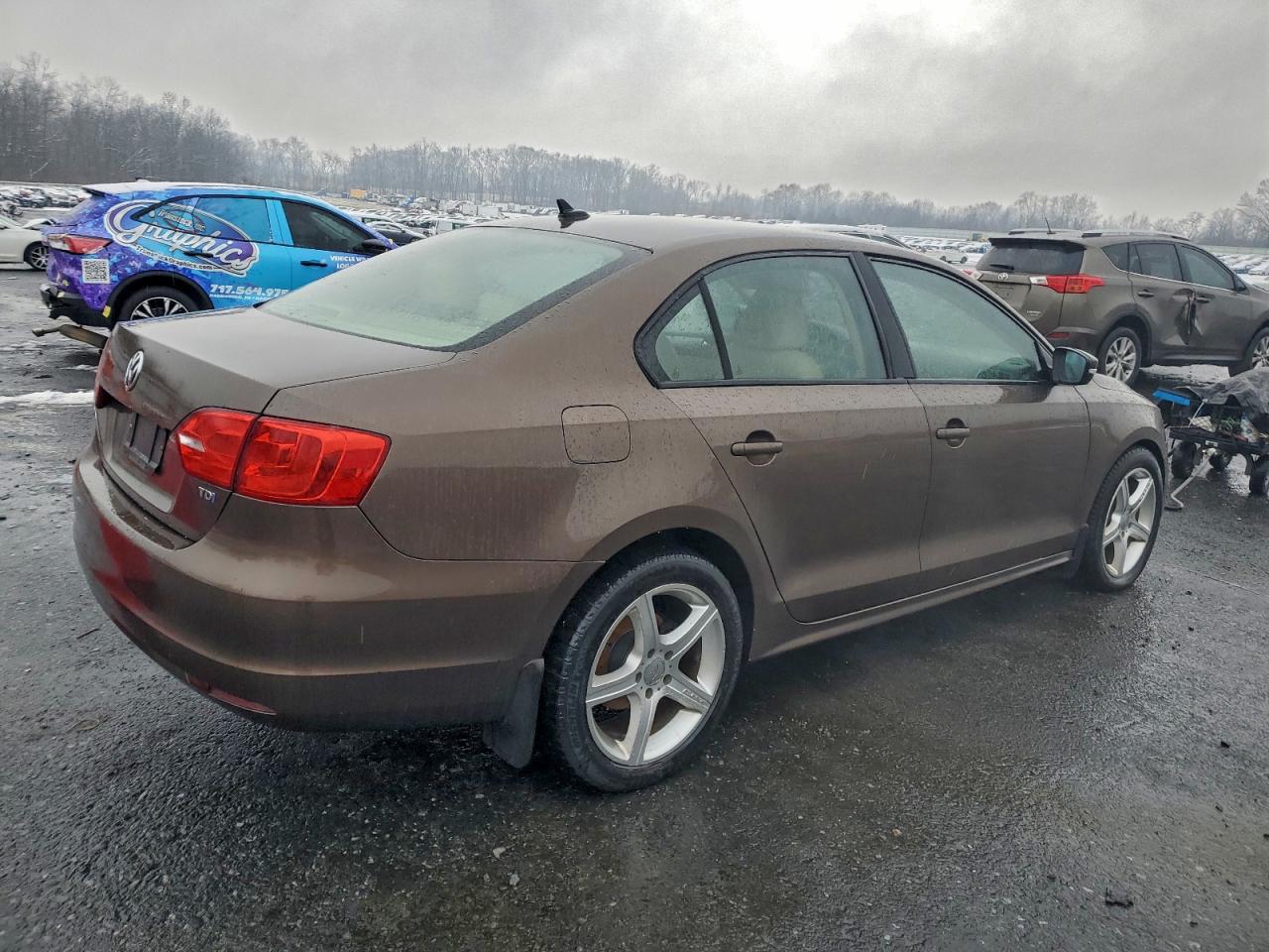 2011 VOLKSWAGEN JETTA TDI photo 3
