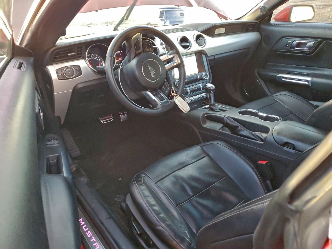 2017 FORD MUSTANG photo 8